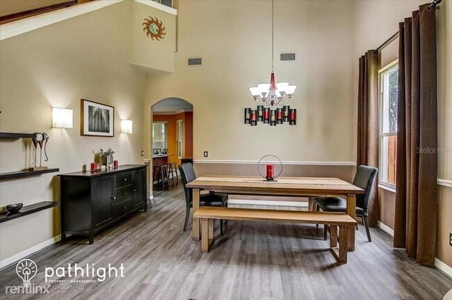 Building Photo - 4 br, 3 bath House - 1528 Mccrea Drive UNIT