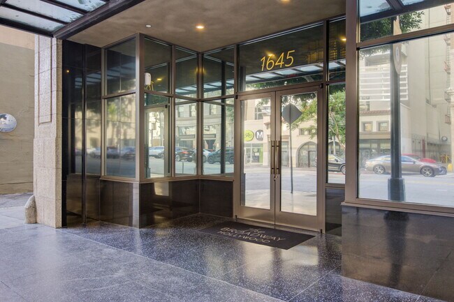 Foto del edificio - 1645 Vine St