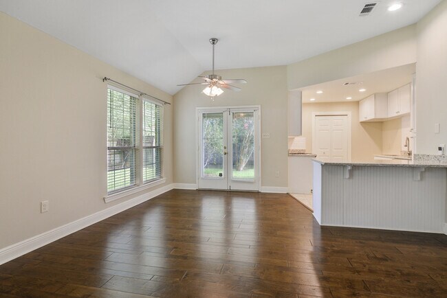 Building Photo - 766 Fawn Lake Dr