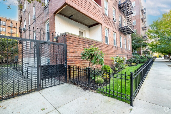 Building Photo - 65-36 Wetherole St