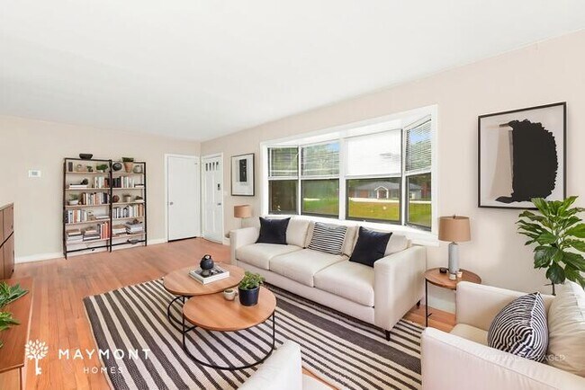 Building Photo - Charming 3-Bedroom Brick Home