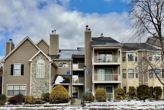 Building Photo - 10 Lear Ct