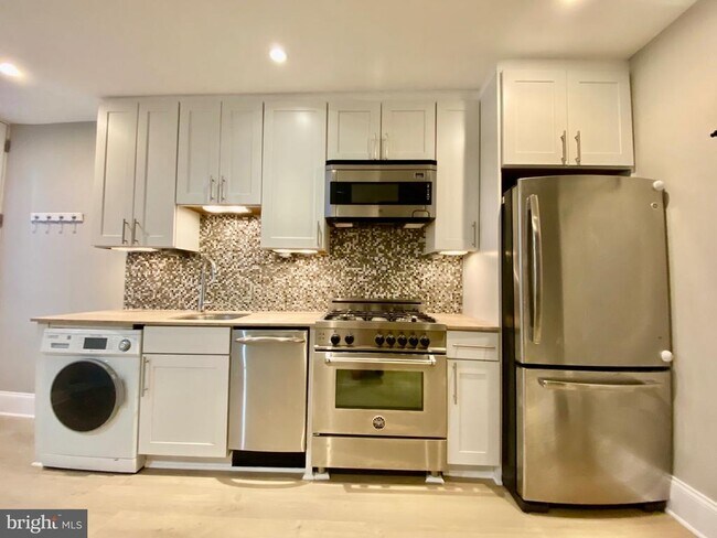 Foto del edificio - 2298 Champlain St NW