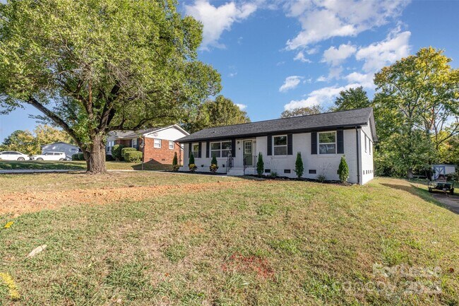 Foto del edificio - 3208 Clearview Dr