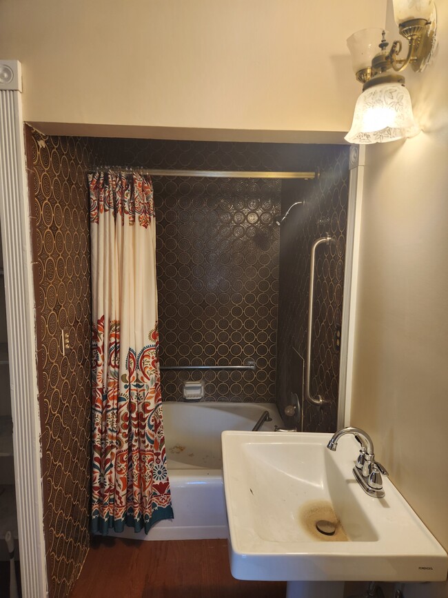 Foto del edificio - 308 S College Ave