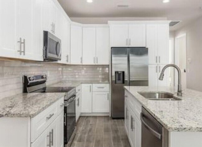 Foto del edificio - 321 Neighborly Rd
