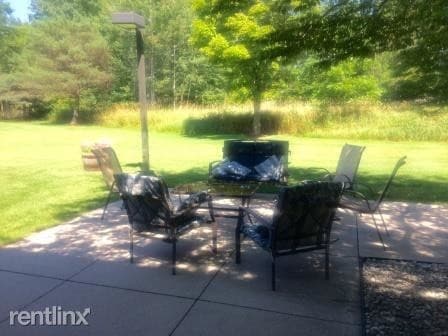 Building Photo - 3 bedroom in Menominee MI 49858