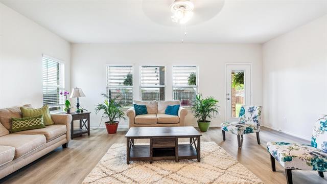 Foto del edificio - 407 Beldon Wy