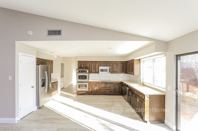 Building Photo - 4448 Boston Dr