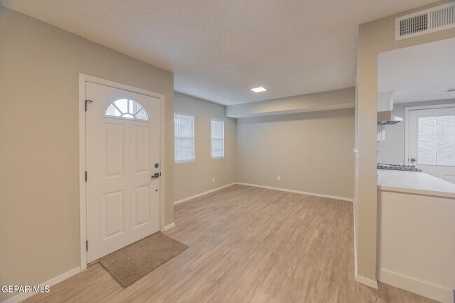 Foto del edificio - 11031 Oasis Dr