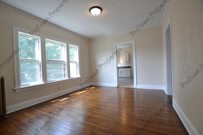 Foto del edificio - 511 W Jefferson St