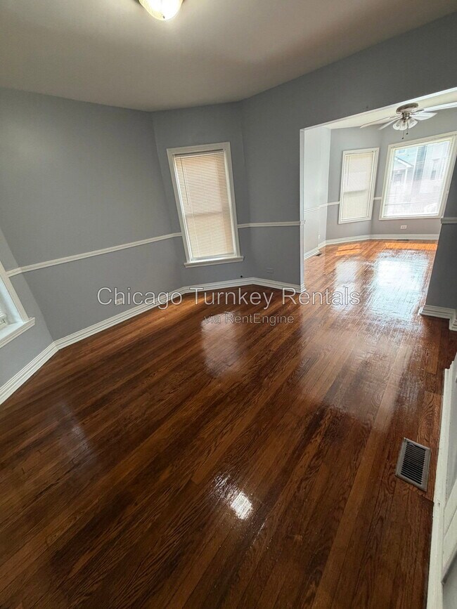 Foto del edificio - 7125 S Ellis Ave