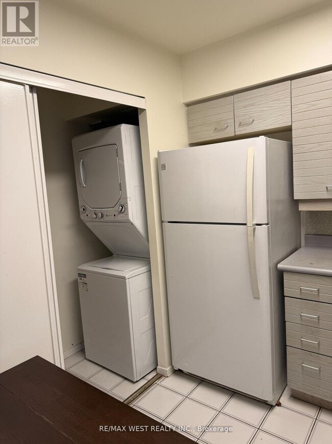 Building Photo - 30 Greenfield Ave