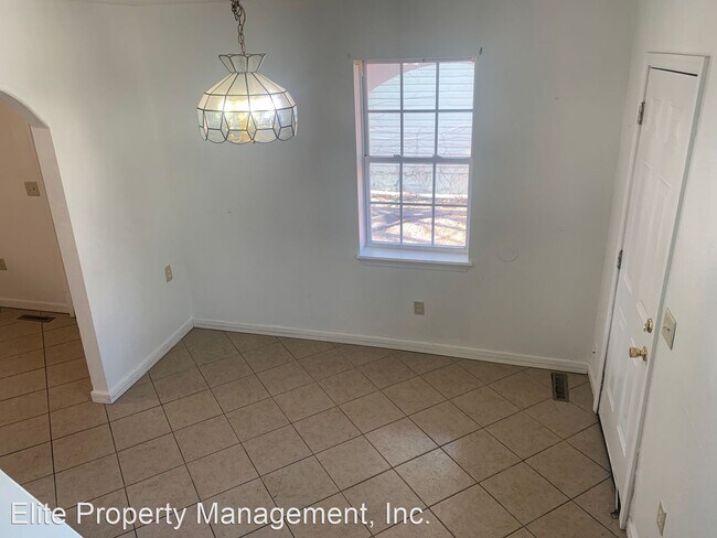 Building Photo - 2 br, 1 bath House - 260 E Gas Ave.