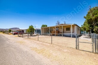 Building Photo - 3521 E Hearne Ave