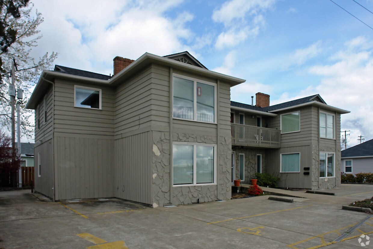 Foto del edificio - 1055 SW Queen Ave