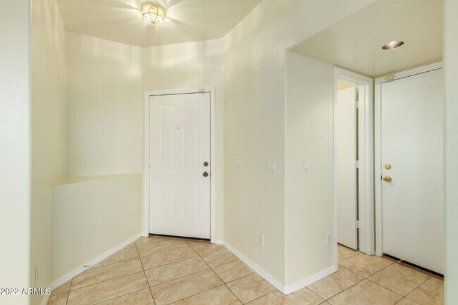 Building Photo - 11371 W Pima St