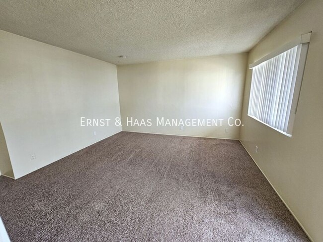 Foto del edificio - 9119 Rose St