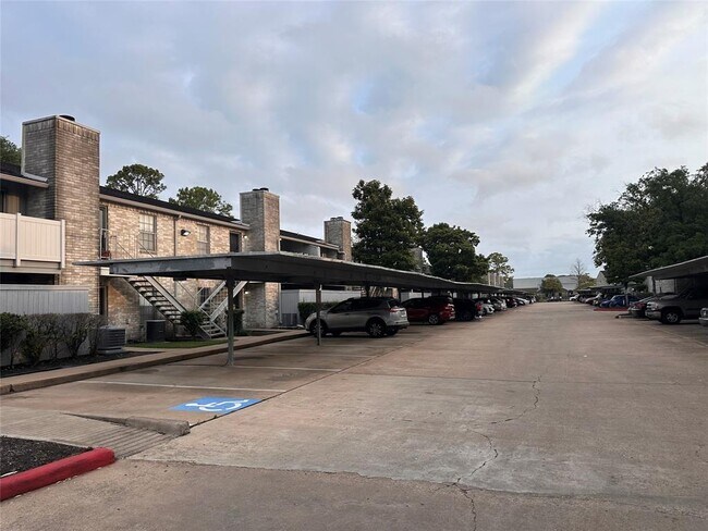 Foto del edificio - 10655 Braes Bend Dr