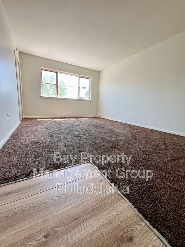 Building Photo - 8120 Ditman St