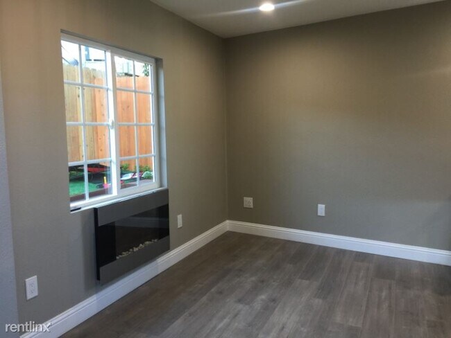 Building Photo - 1 br, 1 bath House - 982 Carmel St