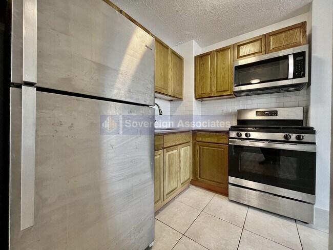 Foto del edificio - 3333 Broadway