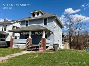 Building Photo - 501 Smiley St