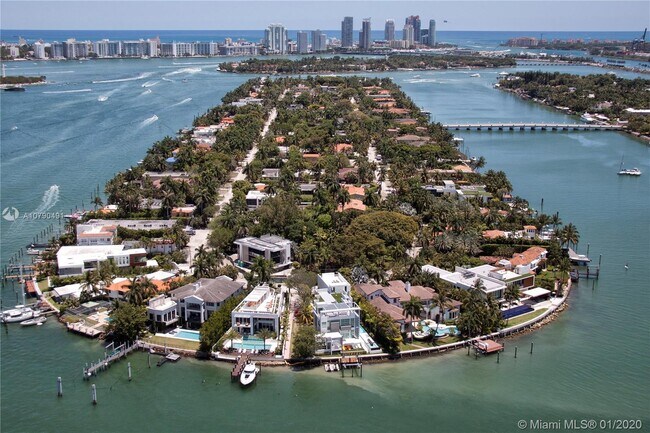 Building Photo - 440 S Hibiscus Dr