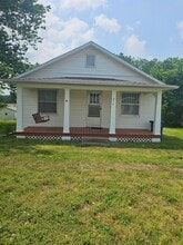 Building Photo - 914 Rex Ave