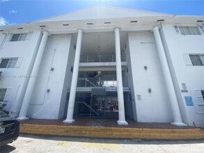 Building Photo - 13700 NE 6th Ave