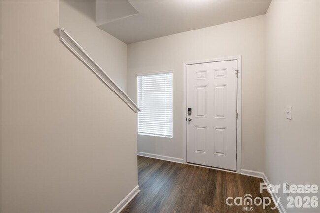 Building Photo - 142 S Bell Ave