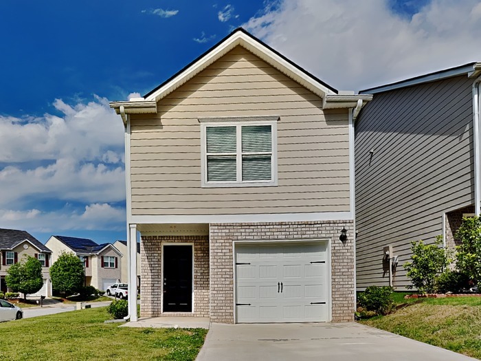 Foto principal - 2129 Belmont Cir NE