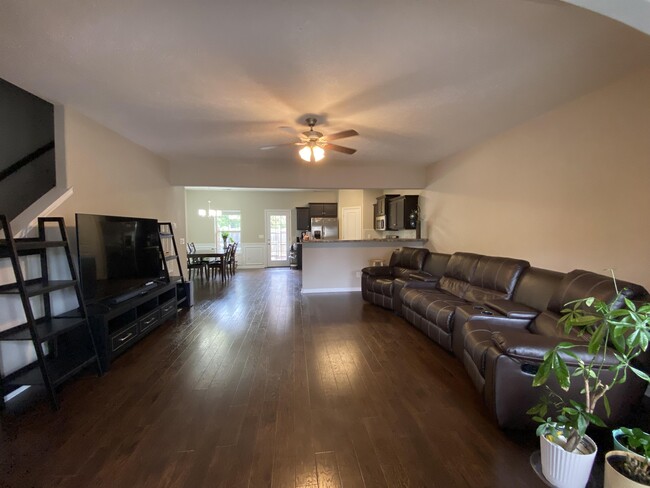 Building Photo - 5330 Tony Lama Ln