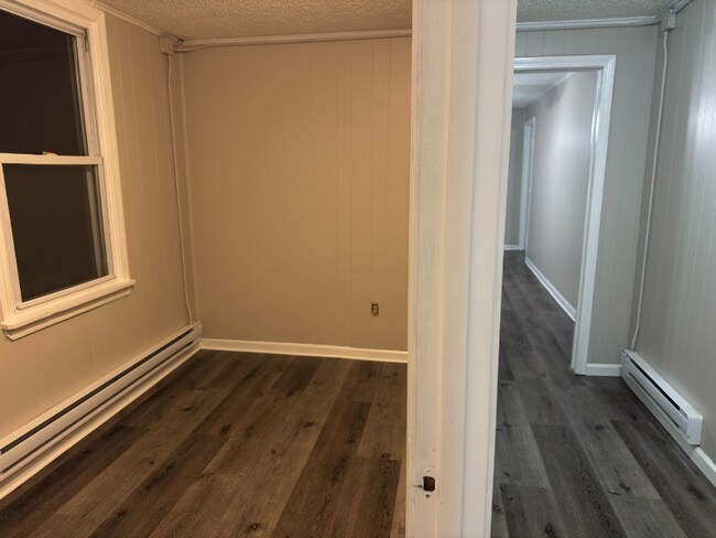 Foto del edificio - 99 Mammoth Rd