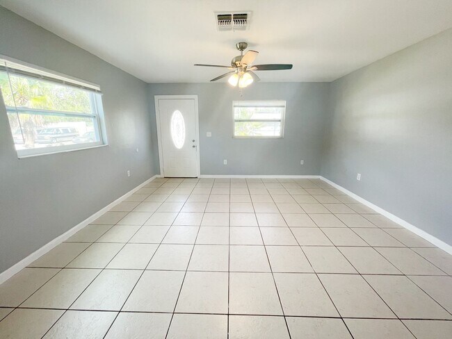 Building Photo - 2/1 COMING SOON!