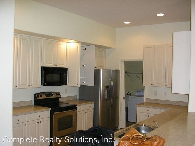 Building Photo - 598 Aston Lake Ct