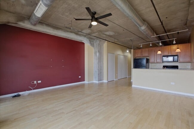 Building Photo - 1550 S Blue Island Ave