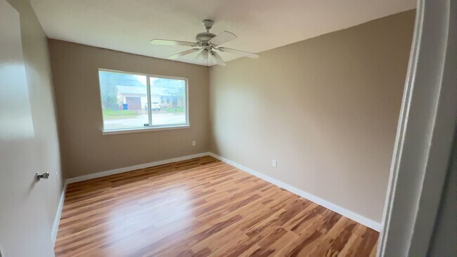 Foto del edificio - Renovated 3-bedroom 2-bathroom house! HOUSING ACCEPTED!