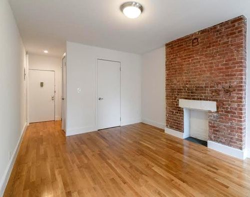 Primary Photo - 239 E 24th St