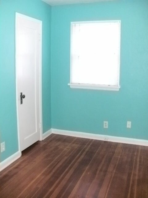 Foto del edificio - 216 Rosewood Ave