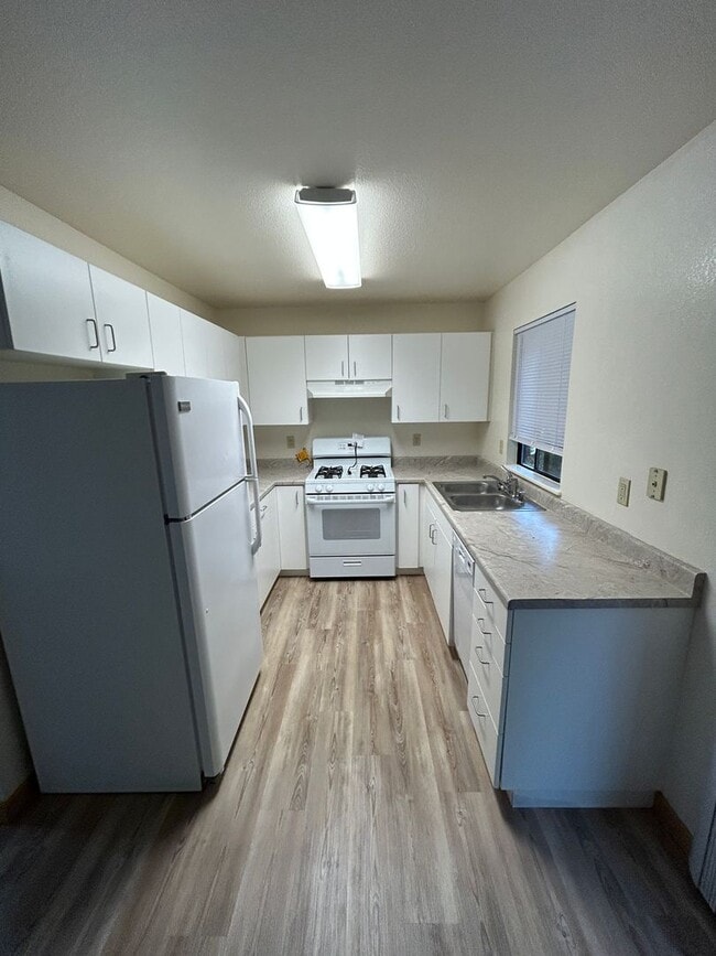 Foto del edificio - 1460 Larissa Cir