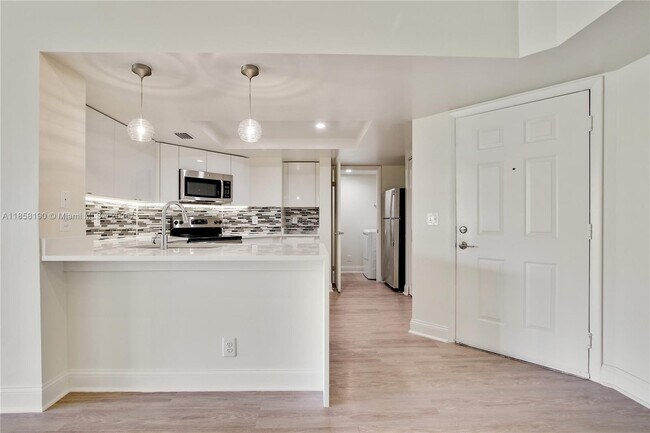 Foto del edificio - 3605 NE 207th St
