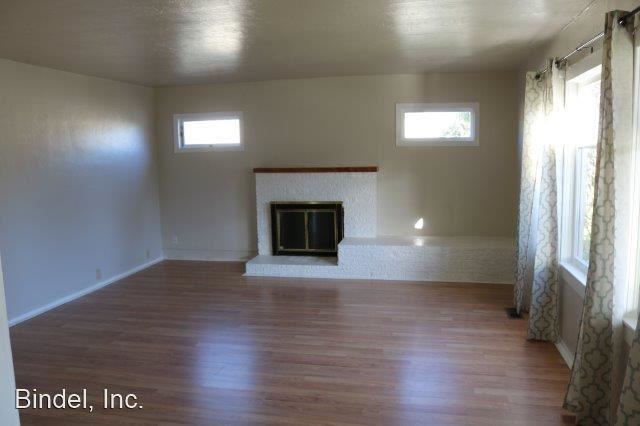Building Photo - 5 br, 2 bath House - 1526 J ST