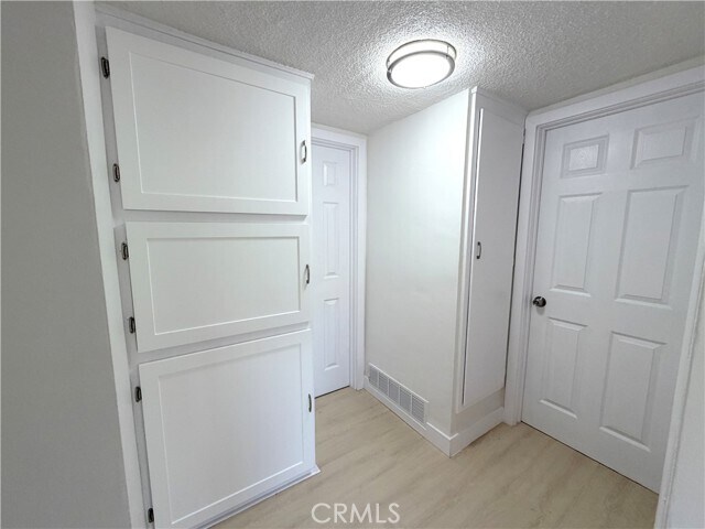 Foto del edificio - 11523 Menlo Ave