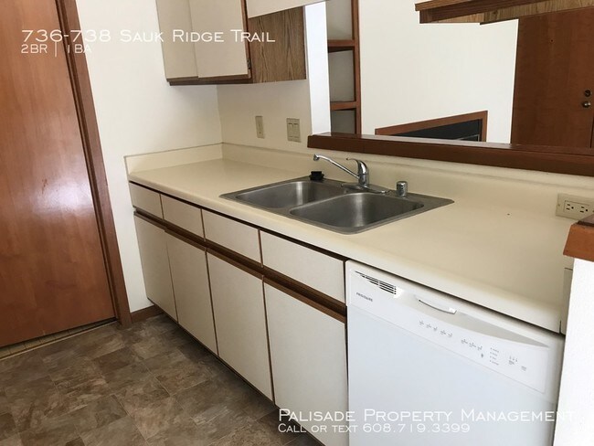 Building Photo - 736-738 Sauk Ridge Trail