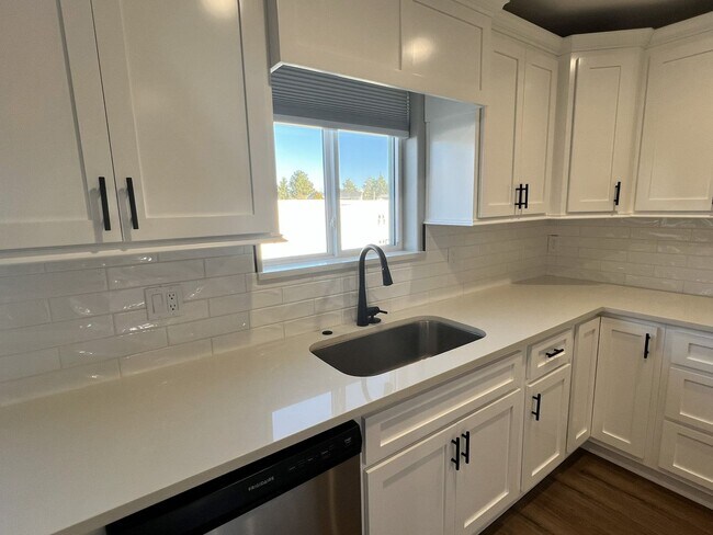 Foto del edificio - 107 Grant Dr