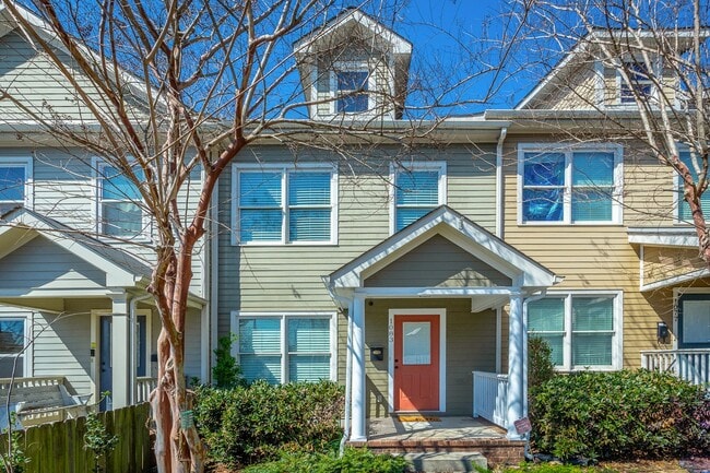 Building Photo - 2 Bedroom Townhome by UTC & Erlanger