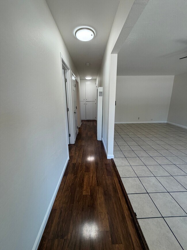 Foto del edificio - 2249 Monroe St