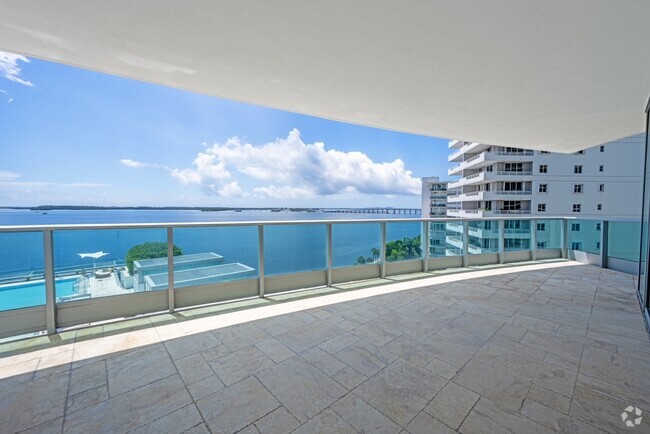 Building Photo - 1331 Brickell Bay Dr