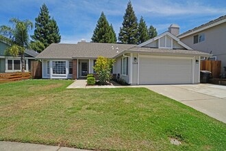 Building Photo - 1509 Deerfield Cir